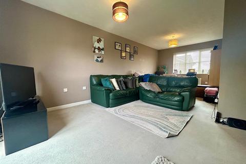 2 bedroom flat for sale, Foxwood Chase, Waltham Abbey