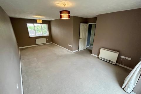 2 bedroom flat for sale, Foxwood Chase, Waltham Abbey