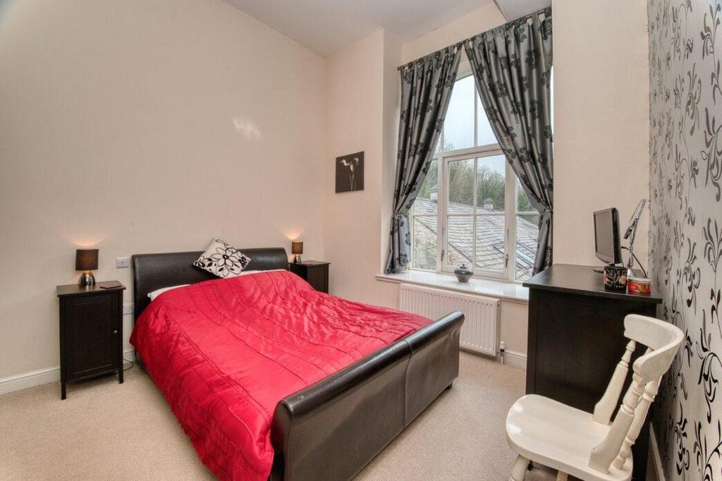 Bedroom 1.jpg