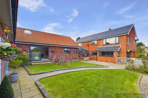 4 bedroom detached house for sale, The Square, Wansford, Driffield