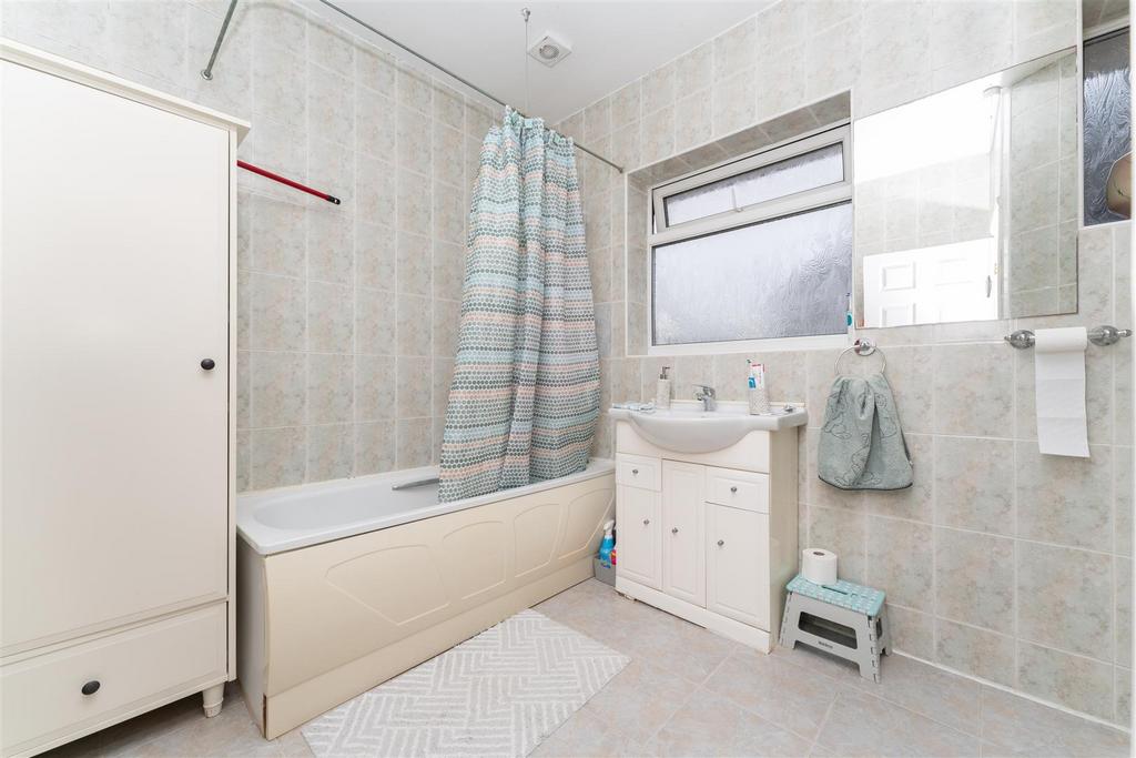 12 Harp bath.jpg