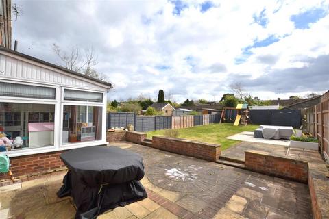 4 bedroom semi-detached house for sale, Aldershot Road, Fleet GU51