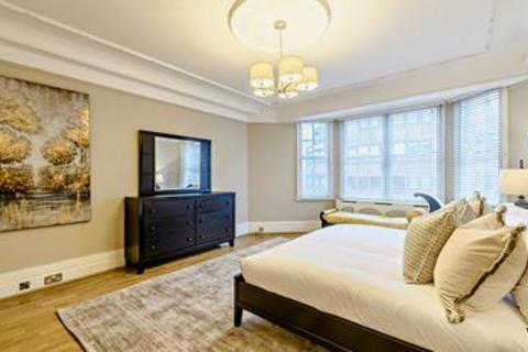 4 bedroom flat to rent, Park Road, London