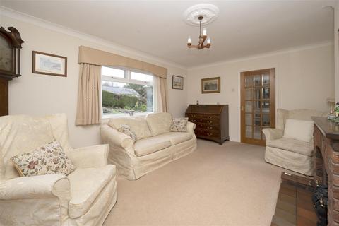 Kohanga, 3 Croft Road, Great Longstone, Bakewell, DE45 1PA
