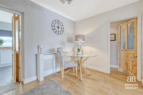 121 Linley Crescent, Romford, RM7 8RB