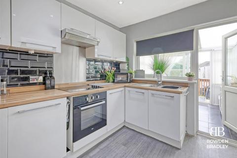 121 Linley Crescent, Romford, RM7 8RB
