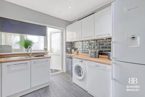 121 Linley Crescent, Romford, RM7 8RB