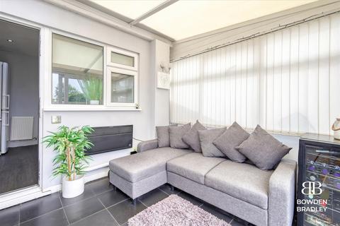 121 Linley Crescent, Romford, RM7 8RB