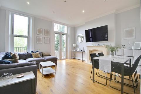 2 bedroom flat for sale, High Dene, The Ridgeway, Enfield