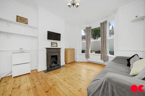 5 bedroom terraced house to rent, Melbourne Road, Leyton E10