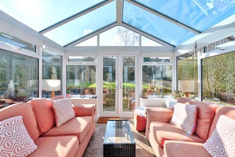 42 Burton Edge, Bakewell, DE45 1FQ
