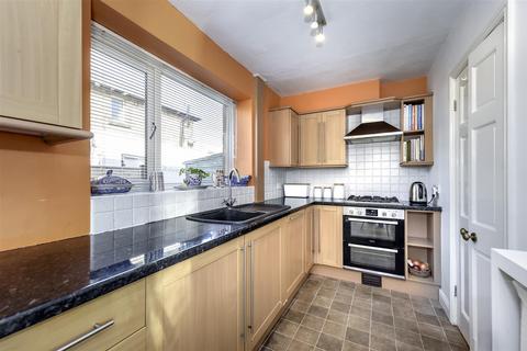 42 Burton Edge, Bakewell, DE45 1FQ