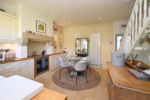 3 bedroom end of terrace house for sale, All Saints Road, Matlock