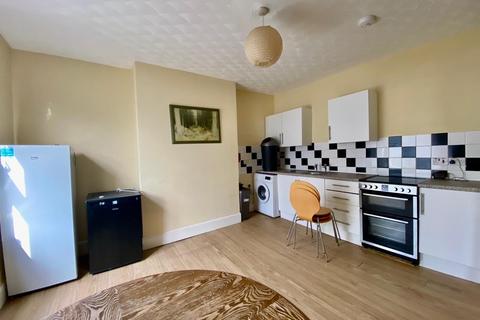 3 bedroom terraced house for sale, Russell Street, Peterborough