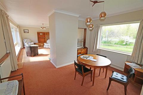 3 bedroom detached bungalow for sale, Eppleworth Road, Cottingham