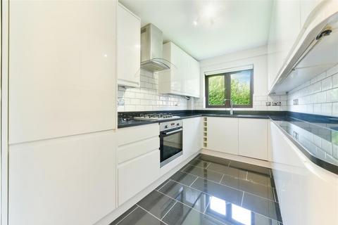 Flat 2, 6 Bridge Road, Epsom, KT17 4AL