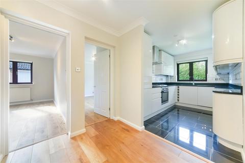 Flat 2, 6 Bridge Road, Epsom, KT17 4AL