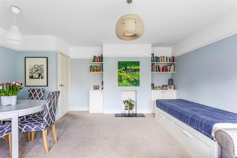 2 bedroom maisonette for sale, The Crescent, Epsom