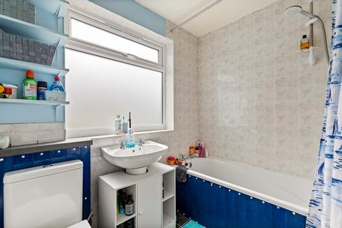56 Fernbank Crescent, Folkestone, CT19 5SF