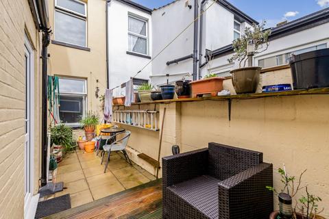 56 Fernbank Crescent, Folkestone, CT19 5SF