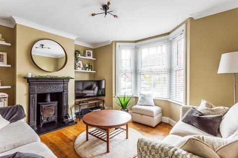 31 Copthorne Road, Leatherhead, KT22 7ED