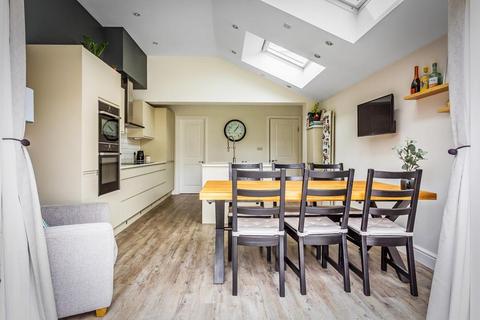 31 Copthorne Road, Leatherhead, KT22 7ED