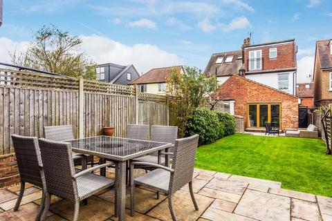 31 Copthorne Road, Leatherhead, KT22 7ED