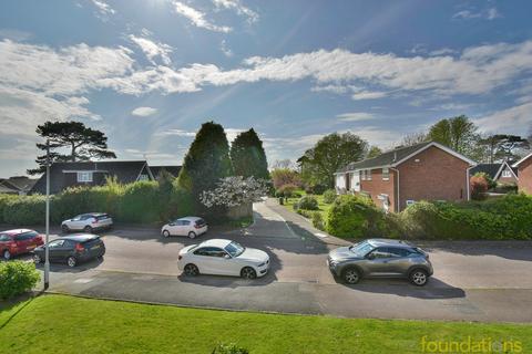 2 bedroom flat for sale, Heighton Close, Bexhill-on-Sea, TN39