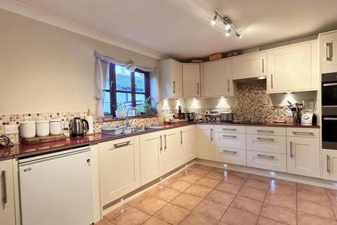 4 bedroom detached house for sale, Clarbeston Road