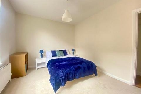 2 bedroom apartment to rent, Georgian Court, Dollis Avenue, Finchley, N3