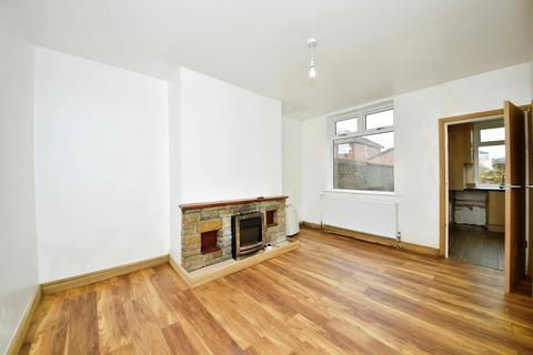 3 bedroom end of terrace house for sale, London Road, Oldham OL1