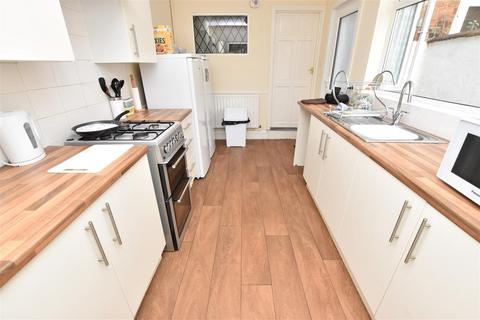 92 Columbia Road, Grimsby, DN32 8EB