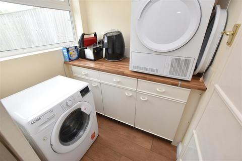 92 Columbia Road, Grimsby, DN32 8EB