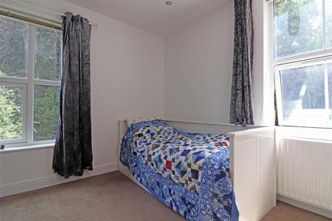 1 bedroom flat for sale, Nutfield Road, Redhill