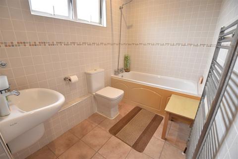 194 Brampton Road, Bexleyheath, DA7 4SY