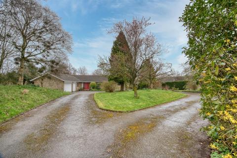 3 bedroom detached bungalow for sale - Town Head Lane, Thornhill, Bamford, Hope Valley