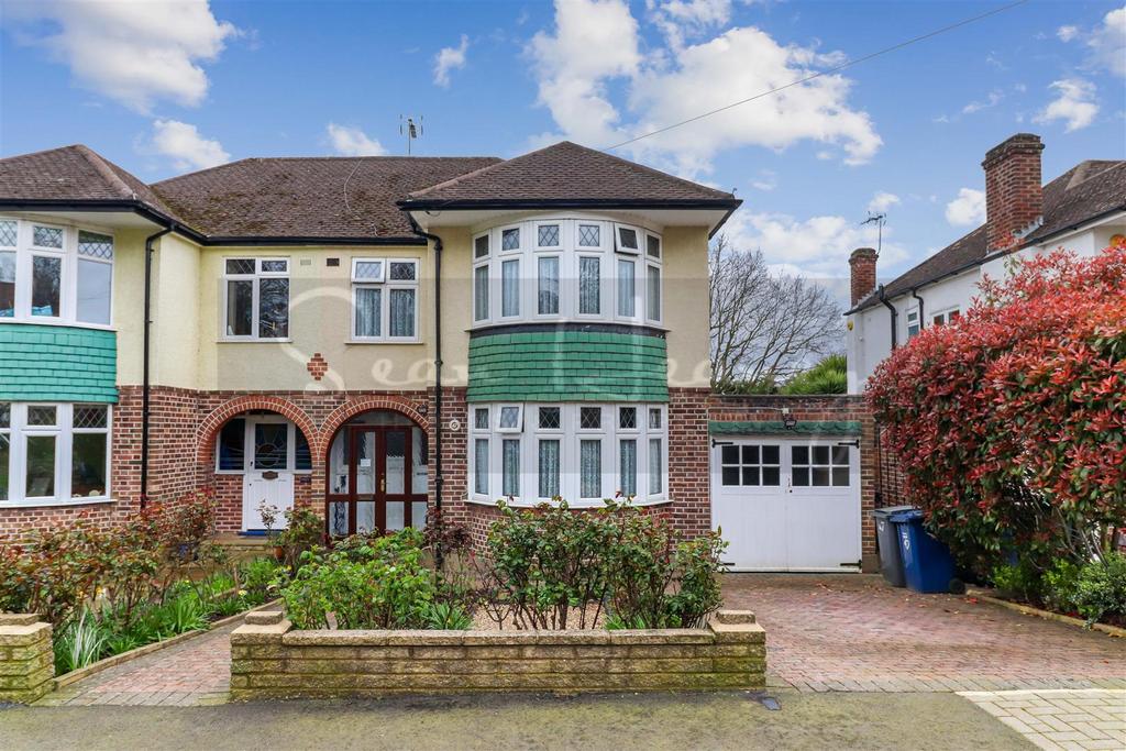 Tudor Road, EN5 3 bed semidetached house for sale £799,000
