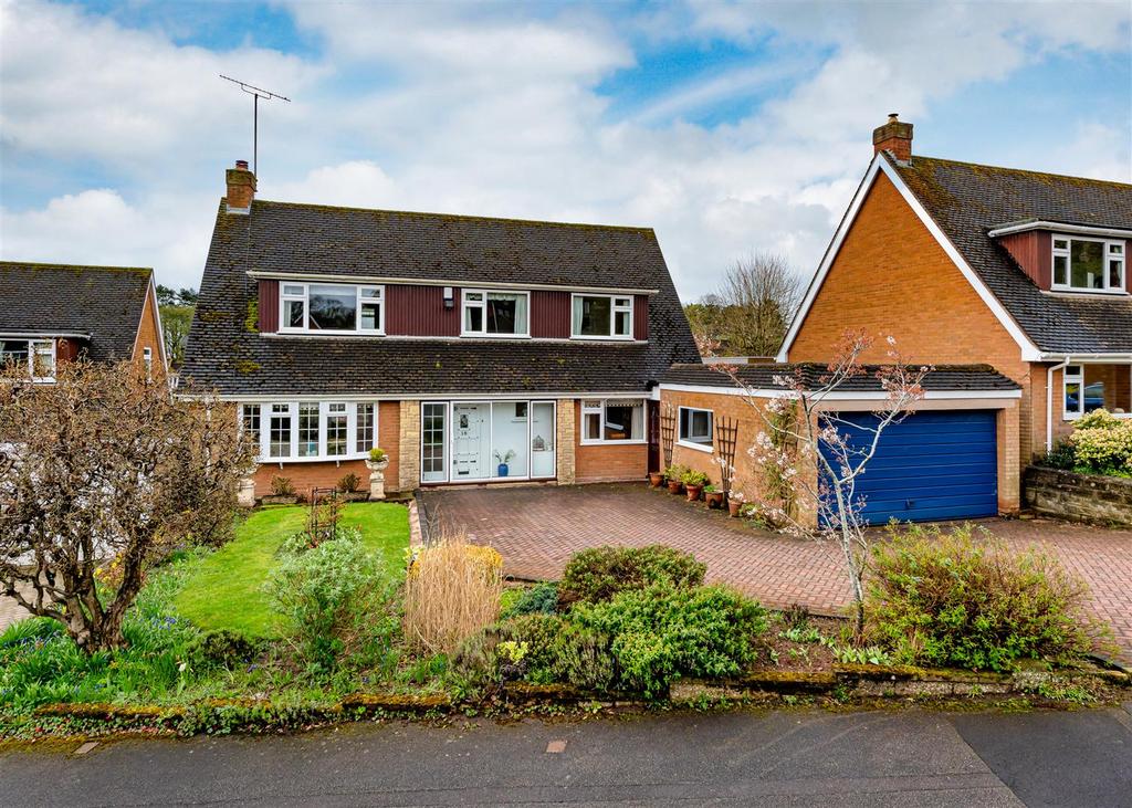 18 Quail Green, Wightwick, Wolverhampton 4 bed detached house for sale £525,000