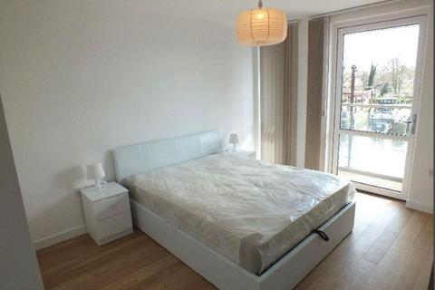 2 bedroom flat to rent, Lighterage Court, Kew Reach, TW8
