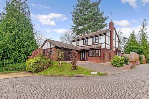 4 bedroom detached house for sale, Oak Grove, Kidderminster