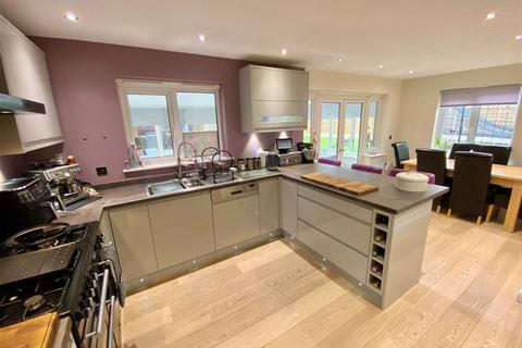 4 bedroom detached house for sale, Rotherhead Drive, Macclesfield