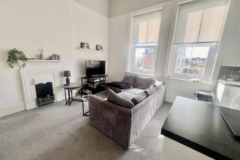 1 bedroom property for sale, Woodville Road, Bexhill-On-Sea TN39