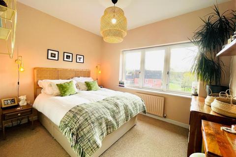 2 bedroom apartment for sale, Mountsorrel Road, West Timperley, Altrincham