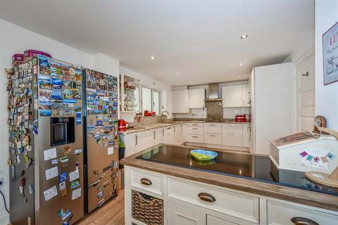 24 Bobbin Road, Andover, SP11 6WU