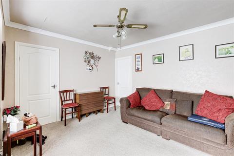 3 bedroom end of terrace house for sale, Harmston Rise, Basford NG5