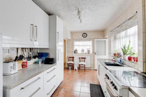 3 bedroom end of terrace house for sale, Harmston Rise, Basford NG5