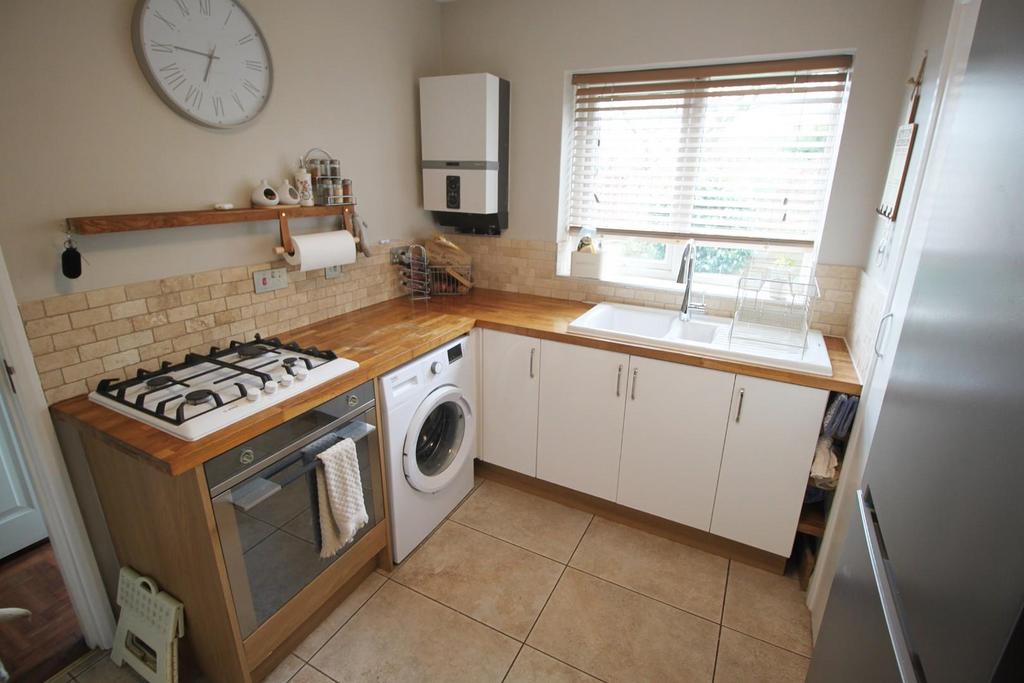 Kitchen 1.JPG