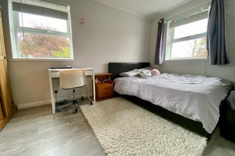 1 bedroom end of terrace house to rent, Moreton Avenue, TW7