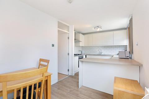 4 bedroom maisonette to rent, Lambert House, Aytoun Road, London, SW9 0UU