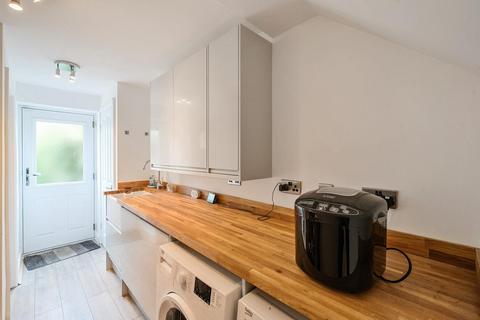 52 Long Row, Horsforth, Leeds, LS18 5AA